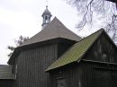 P4235203 Kościół w Kucharkach - drewniany kościół pod wezwaniem Świętej Trójcy, konstrukcji zrębowej, kryty gontem. 
Zabytek klasy 