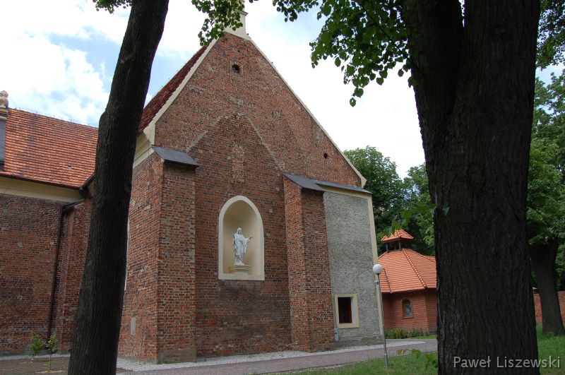 czerwiec-16 Sobótka - kościół Narodzenia Najświętszej Marii Panny, wczesnogotycki, prawdopodobnie z końca XIII wieku, wendyjski układ cegieł.