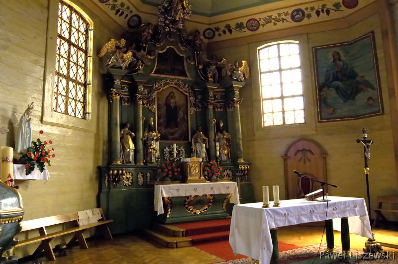 czerwiec-40 Drewniany kościół parafialny w Godzieszach Wielkich pod wezwaniem Bartłomieja Apostoła zbudowany w latach 1782-1783.